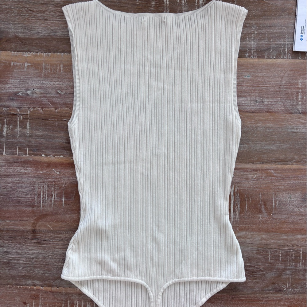 Abercrombie & Fitch Ribbed Bodysuit Ivory Sleeveless - Picture 4 of 5